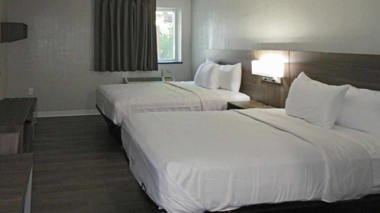 Suburban Studios Milwaukee Airport Екстериор снимка