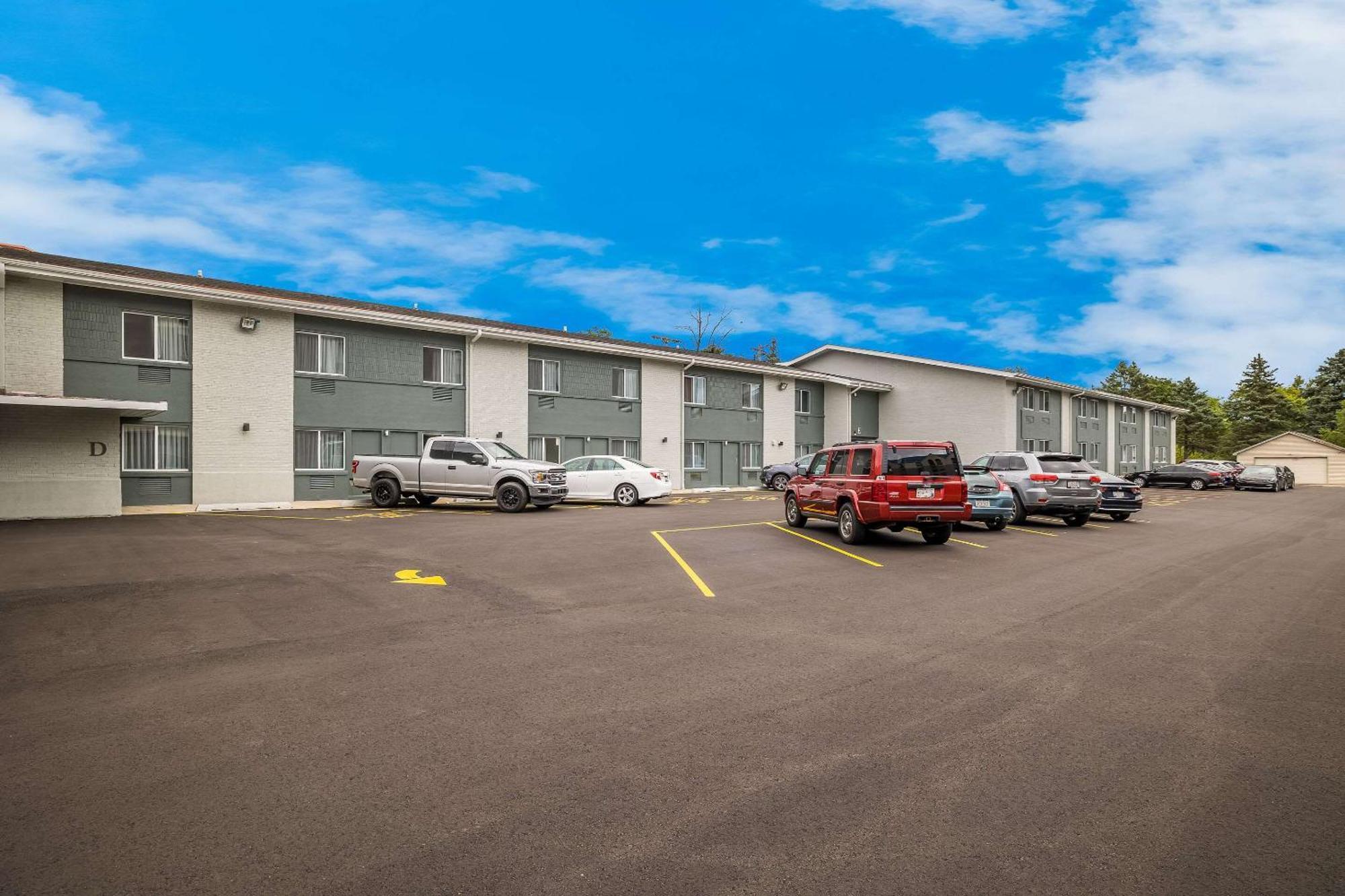 Suburban Studios Milwaukee Airport Екстериор снимка