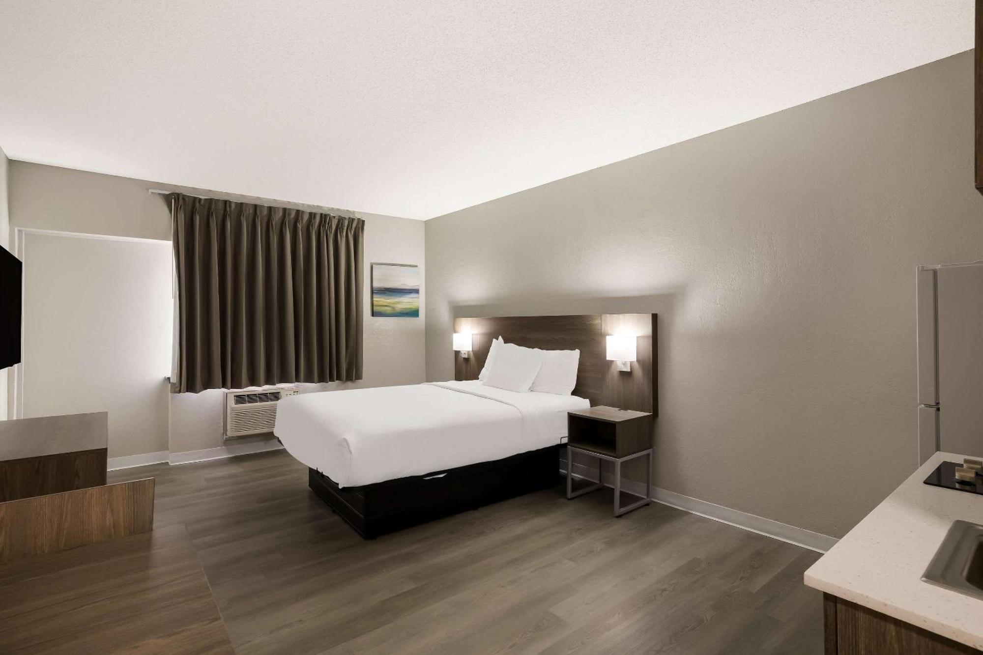 Suburban Studios Milwaukee Airport Екстериор снимка